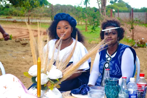 studio_and_outdoor_1e6fdf38-0b48-4235-821f-f12c20c23905_80