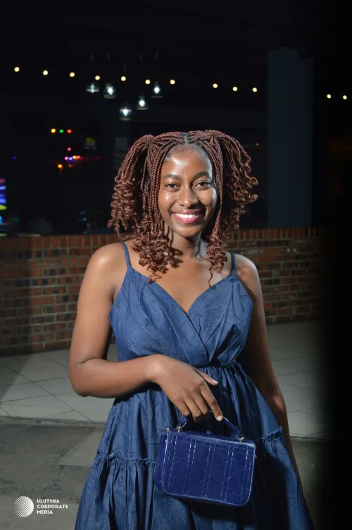 studio_and_outdoor_811f2f2e-50d2-4676-9397-63b1305c7dab_82