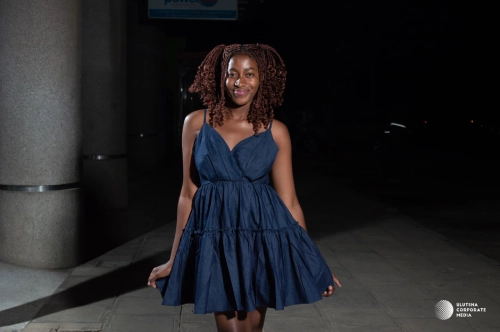 studio_and_outdoor_e6f5cf70-c6f4-4e8e-a46a-fe3f0e3e9bdd_99